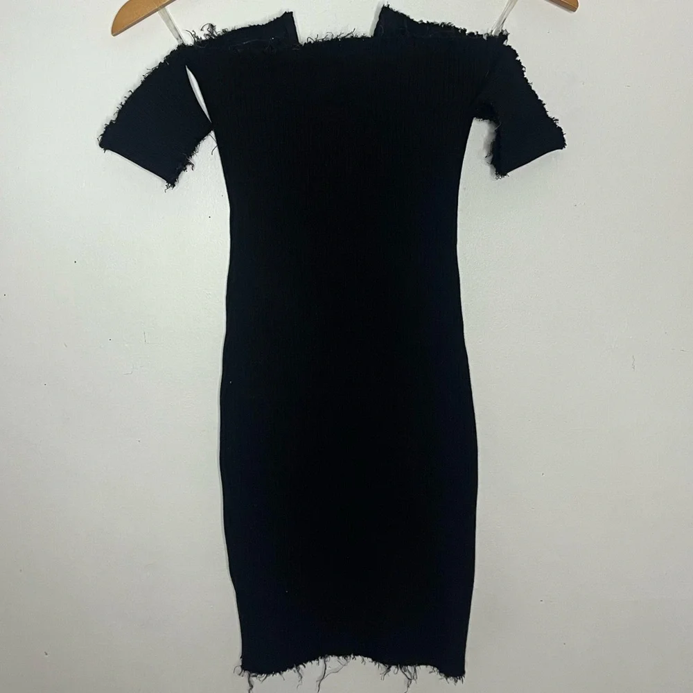 NWT Better Be Ribbed Off The Shoulder Plunge Neck Frayed Bodycon Dress Sz Medium - Picture 7 of 8